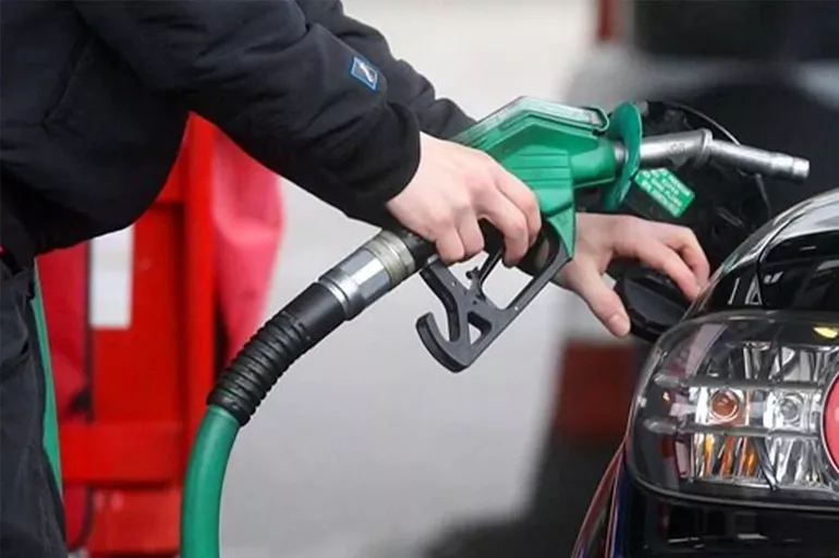 Benzin, Motorin ve LPG'de brent petrol kaosu! Araç sahipleri tetikte: Önce zam sonra indirim fiyatlara yansıdı! Bakın 1 litre mazot ve benzin ne kadar oldu?