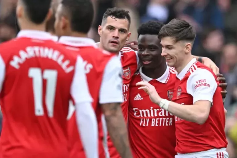 Bukayo Saka kafaya taktı! Arsenal Premier Lig şampiyonluğuna yürüyor