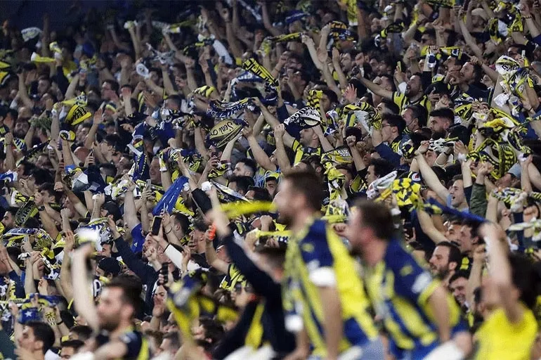 Fenerbahçe'den flaş açıklama! "Lige devam ediyor muyuz, etmiyor muyuz?"