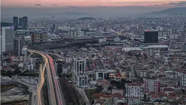 İstanbul'da ev fiyatları uçuşa geçti! 1 yılda yüzde 156 artış: Vatandaşlar oraya akın ediyor