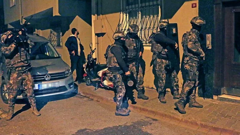 İstanbul'da PKK'ya dev operasyon! 20 şüpheli yakalandı
