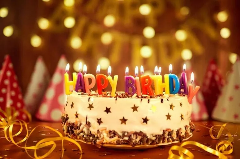 Rüyada doğum günü kutlamak ne demek? Rüyada doğum günü pastası kesmek ne anlama geliyor?