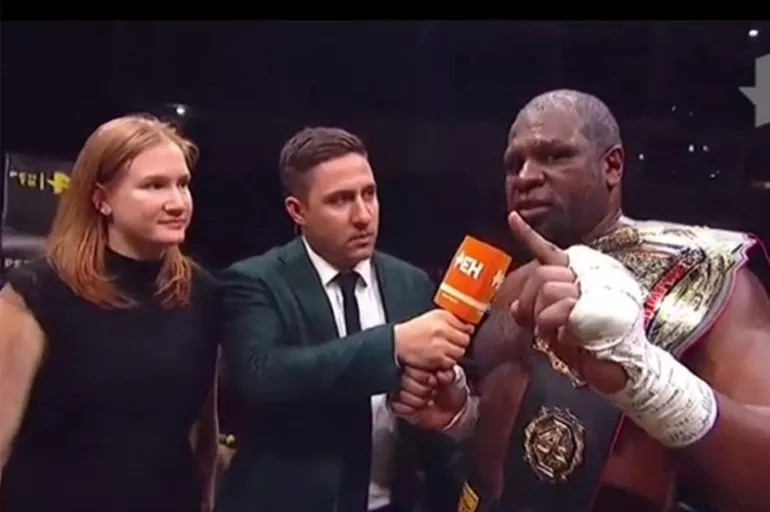 ABD'li boksör ringden Putin'e seslendi: Yapmaya gerçekten hazırım!