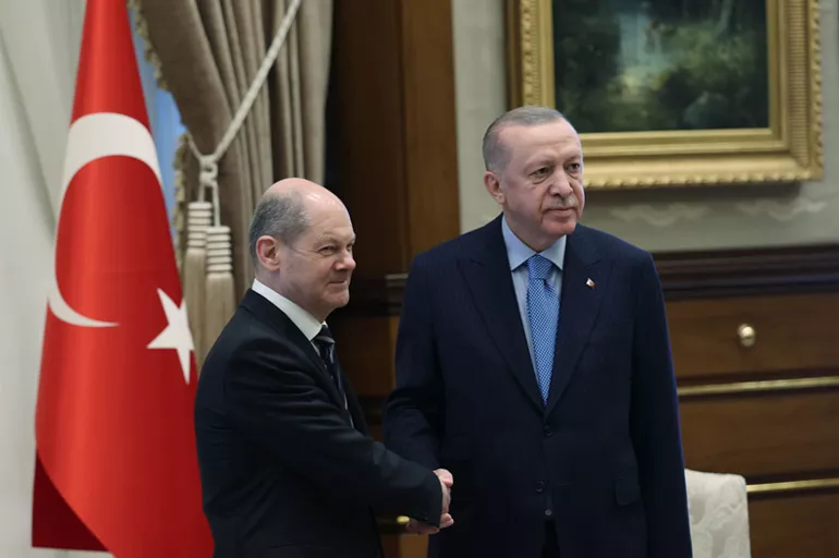 Almanya Başbakanı Scholz, Cumhurbaşkanı Erdoğan'ı Berlin'e davet etti