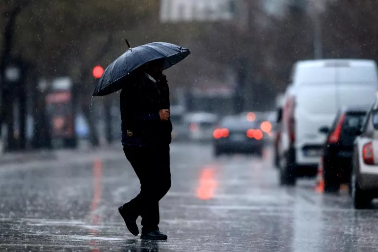 Gündüz yazı gece kışı yaşayacağız! Meteoroloji son hava durumu raporunu yayımladı: İstanbul, İzmir, Ankara'da hava nasıl olacak