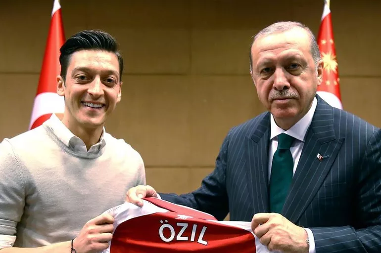 Mesut Özil'den Cumhurbaşkanı Erdoğan paylaşımı: "Değerini bil"