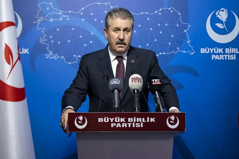 Mustafa Destici'den İmamoğlu'na sert sözler: 'Dadaşlar size meydanı boş bırakır mı?'