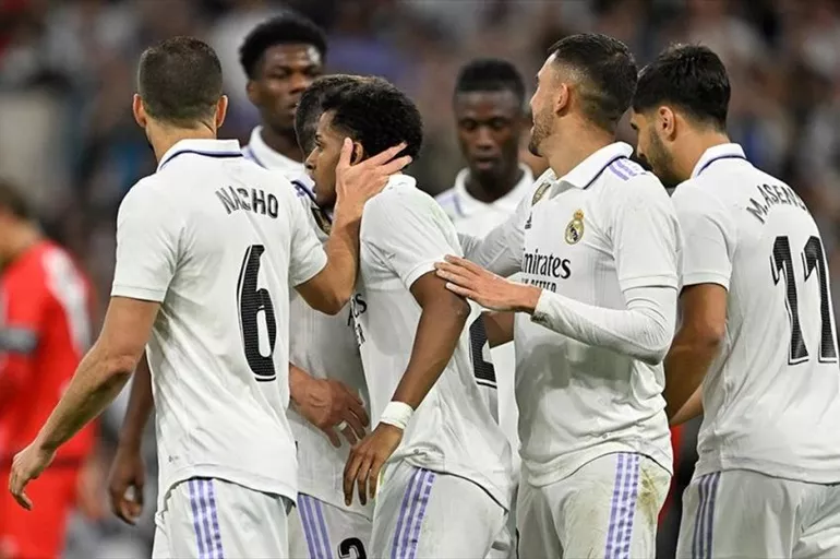 Real Madrid evinde 3 puanı rahat aldı!