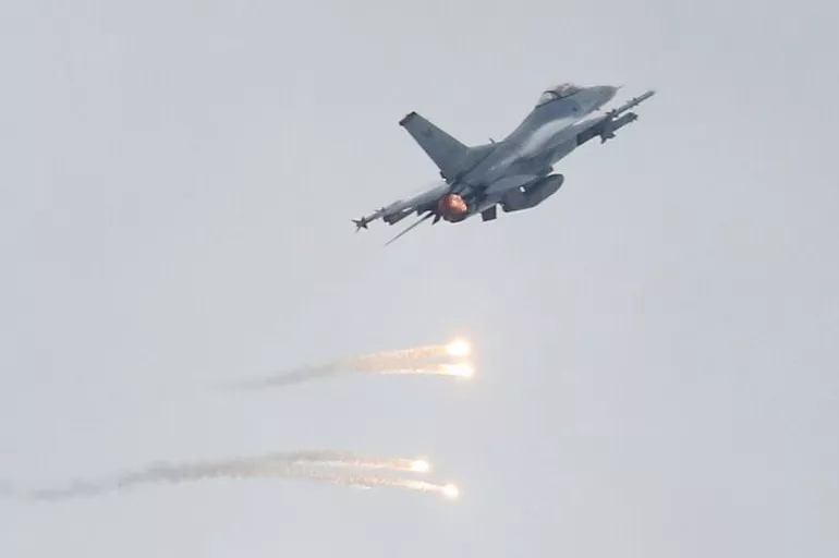 Son dakika... Güney Kore'de F-16 kazası: ABD'ye ait uçak düştü!