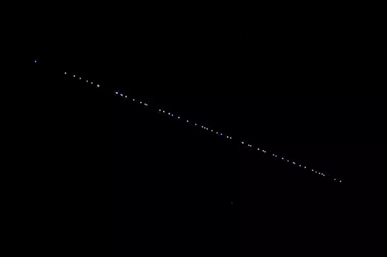 Starlink uyduları tek sıra halinde geçti: Şanlıurfa semaları ışıl ışıl!