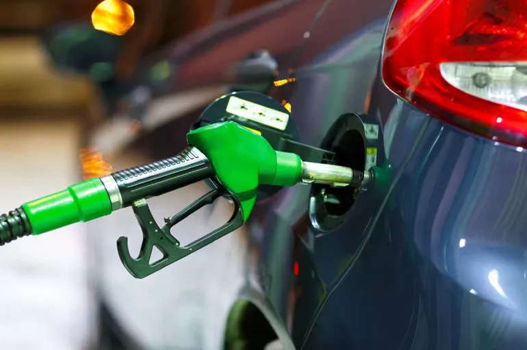 Araç sahipleri dikkat: Akaryakıt fiyatları güncellendi! Benzin ve motorinde indirim var mı? 2 Haziran güncel akaryakıt fiyatları