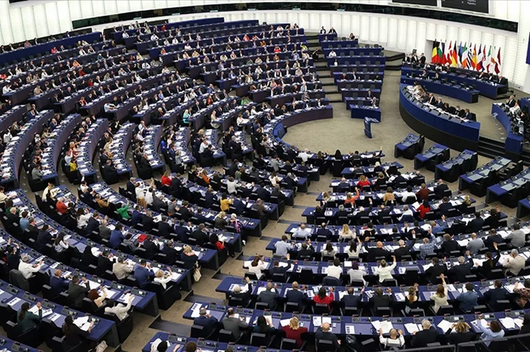 Avrupa Parlamentosu'nda Macaristan şüphesi: Dönem başkanlığını yürütebilecek mi?