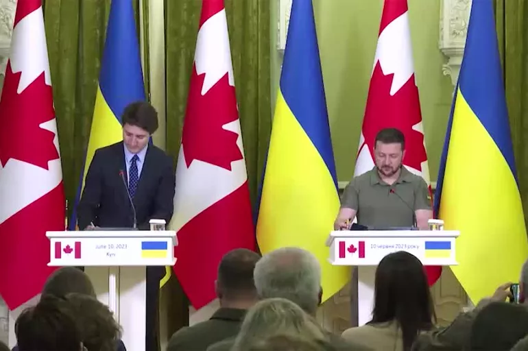 Batı, kaynaklarını Ukrayna'ya akıtmaya devam ediyor: Kanada'dan Kiev'e 375 milyon dolarlık askeri yardım!