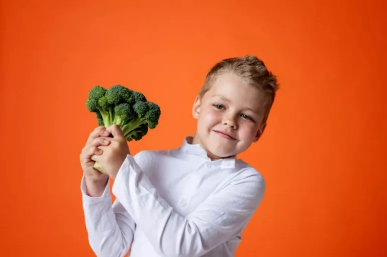 Çocuğun yemek seçmesi otizm belirtisi olabilir! Aynı marka, şekil ve renk takıntısına dikkat!