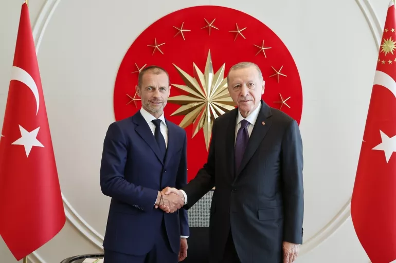 Cumhurbaşkanı Erdoğan UEFA Başkanı Ceferin ile görüştü