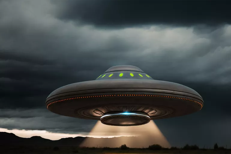 Eski istihbaratçıdan iddia: ABD, UFO’lardan silah yapmaya çalışıyor