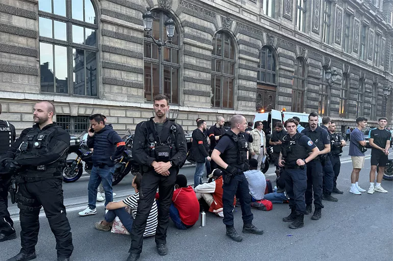 Fransa'da protestoların 5. gecesinde 121 kişi gözaltına alındı