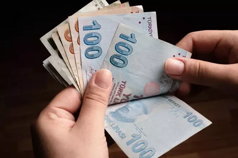 Bu kez çalışan emekliler sevinecek: Cumhurbaşkanı Erdoğan düzenleme talimatı verdi! 5000 TL ikramiye... 