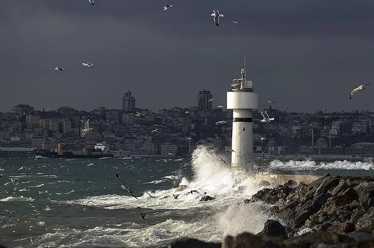 Fırtına Marmara'yı esir alacak! Meteoroloji saat vererek uyardı: Çok dikkatli olun!