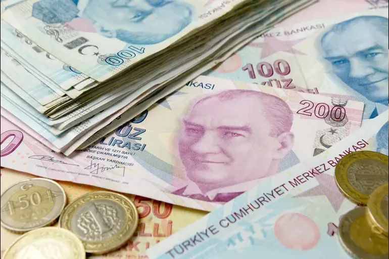 Tüm emeklilere müjde: 5000 lira ikramiye için düğmeye basıldı! AK Parti'den 80 maddelik yasa teklifi