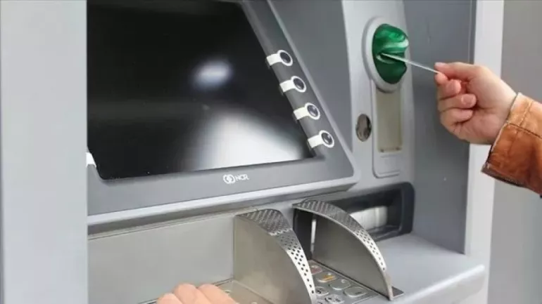 ATM ve banka şubelerinden para çekenler dikkat! Yeni dönem resmen başladı: Üst limit değişti