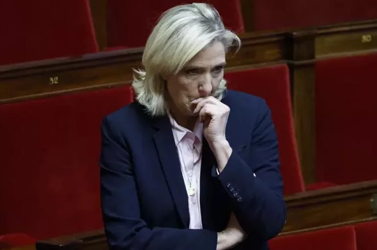 Fransız aşırı sağcı milletvekili Marine Le Pen'in başı dertte: AB fonlarını zimmetine geçirdiği gerekçesiyle yargılanacak