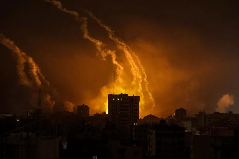 Soykırımcı İsrail'in Gazze'ye yönelik saldırıları devam ediyor: İletişim tamamen kesildi