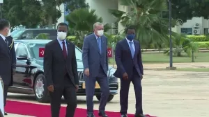 Cumhurbaşkanı Erdoğan, Togo'da resmi törenle karşılandı!
