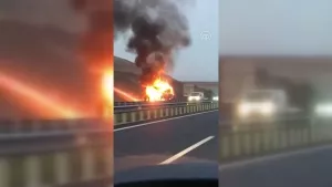 Kuzey Marmara Otoyolu'nda kamyon alev alev yandı!