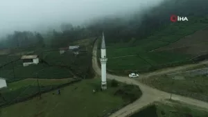 Trabzon'da camisiz minare görenleri şaşkına çeviriyor!