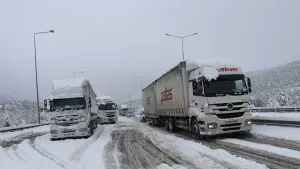Kar nedeniyle kapanmıştı! Ankara yönü trafiğe açıldı