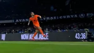 Hakan Çalhanoğlu'ndan Napoli'ye müthiş gol