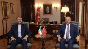 Bakan Çavuşoğlu İranlı mevkidaşı ile görüştü
