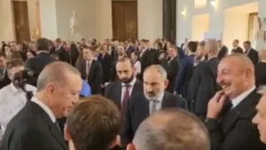 Prag'da dikkat çeken anlar! Erdoğan-Aliyev-Macron Paşinyan aynı karede