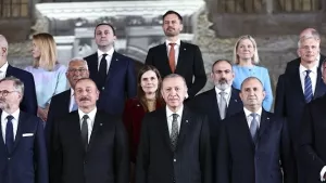 Cumhurbaşkanı Erdoğan Prag'da aile fotoğrafı çekimine katıldı