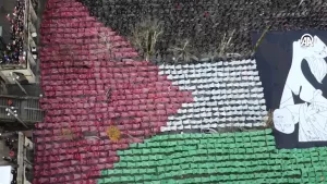 İspanya'dan Gazze'ye anlamlı destek: Yüzlerce kişi Filistin bayrağı motifi oluşturdu
