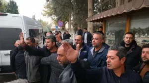 Vatandaş Karkamış'ta Ümit Özdağ'ı protesto etti! Arbede çıktı