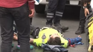 İstanbul'da gergin dakikalar: Dur ihtarına uymadı! Polise çarpıp kaçtı