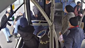 Belediye otobüsü şoföründen takdir toplayan hareket: Yolcunun hayatını kurtardı!