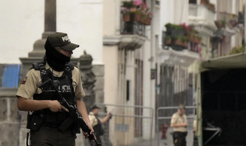 Ülke tarihinin en büyük polis baskını! Ekvador'da 21,5 ton uyuşturucu imha edildi!