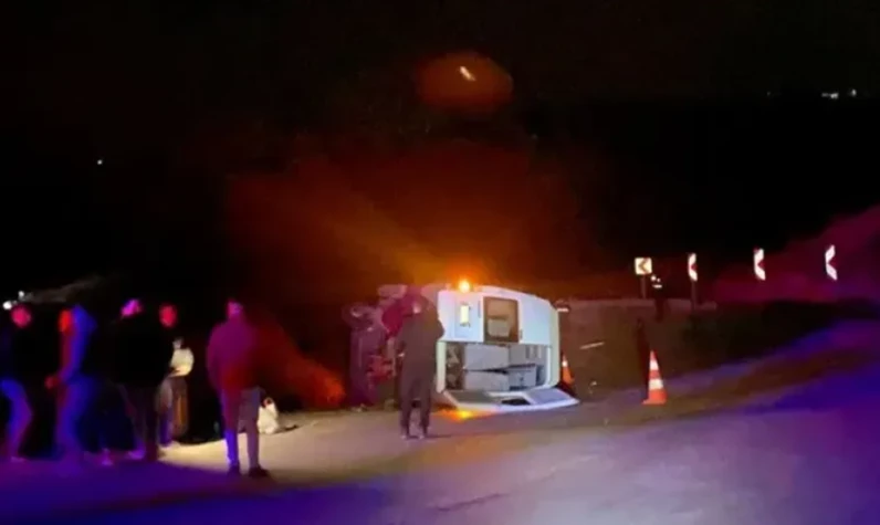 Ankara’da askerleri taşıyan araç devrildi: 1 asker yaralı