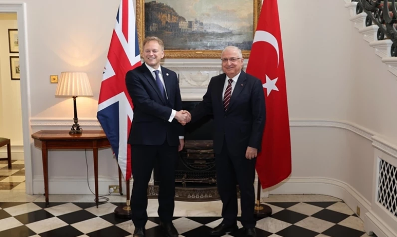 Bakan Güler, İngiltere Genelkurmay Başkanı Radakin ile bir araya geldi: Savunma ve güvenlik konuları ele alındı
