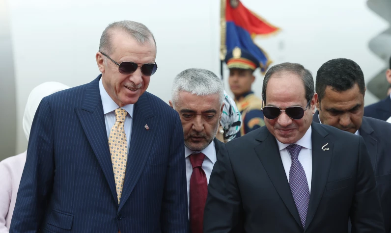 Cumhurbaşkanı Erdoğan'ın Sisi ile buluşması dünyada manşet: Yunan gazete Erdoğan'ın planı yazdı