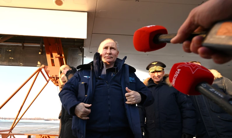 Putin'den Batı'yı çıldırtan görüntü! Rus süpersonik bombardıman uçağı ile uçtu gözdağı verdi