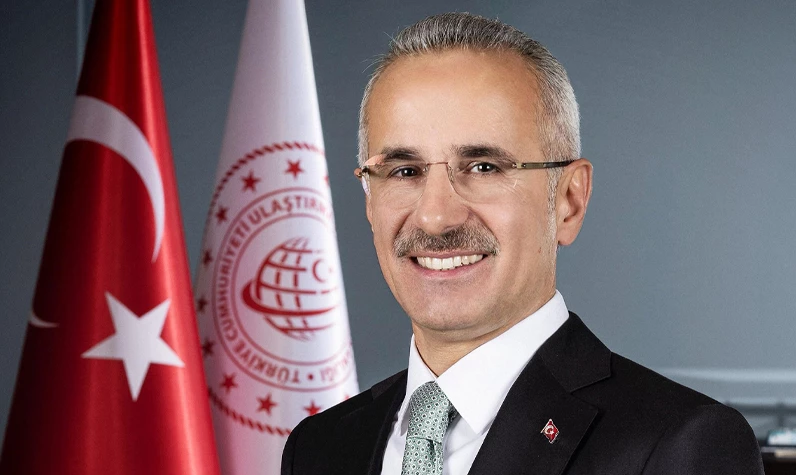 Bakan Uraloğlu duyurdu: Depremzede vatandaşların 'Bireysel kargo gönderisi'nde indirim uygulanacak