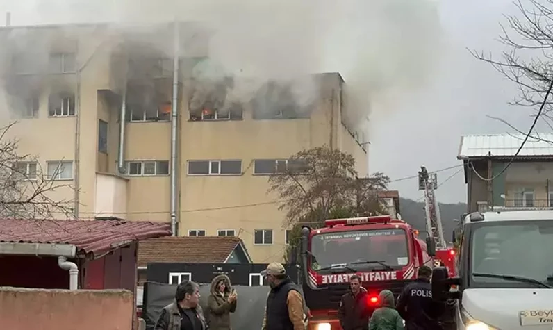 İstanbul Beykoz'da bulunan kibrit fabrikasında yangın çıktı! Olay yerine çok sayıda itfaiye ekibi sevk edildi!