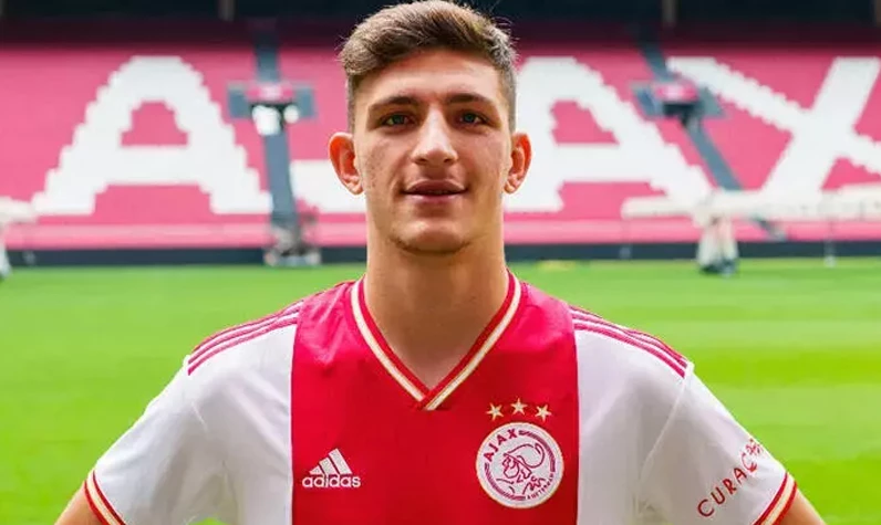 Hollanda'da gündem olan Türk! Ahmetcan Kaplan, AZ Alkmaar-Ajax maçını salladı
