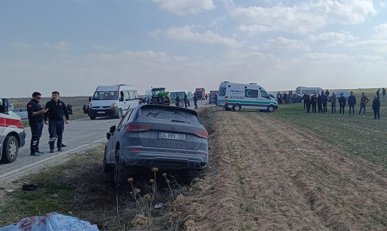 Konya'da feci kaza! Traktörle otomobil çarpıştı: 2 ölü, 3 yaralı