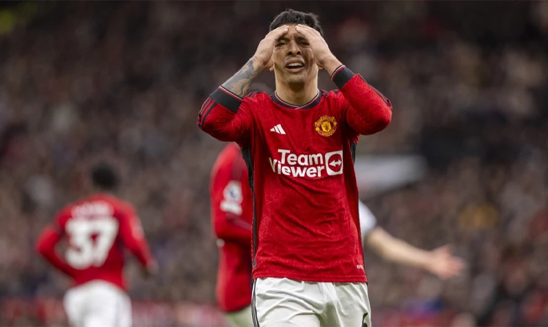 Manchester United'da Lisandro Martinez şoku: Sahalardan 2 ay uzak kalacak
