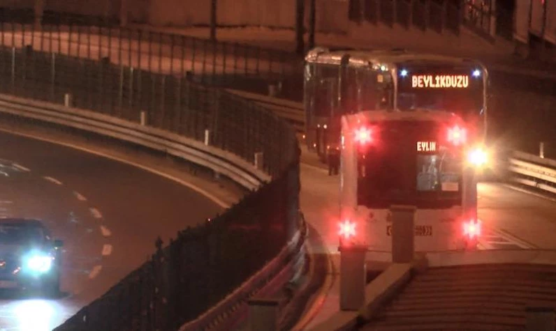 İmamoğlu’nun bakımsız metrobüsleri can aldı! Arızalanan metrobüse bakmak isteyen şöföre metrobüs çarptı